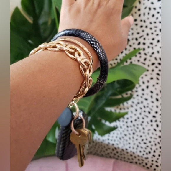 Key Chain Bracelet -Black Snake Print - Picture 1 of 2